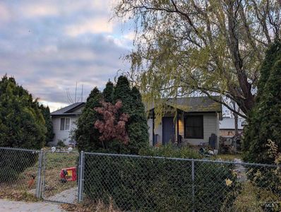 915 4th St N, Nampa, ID, 83687