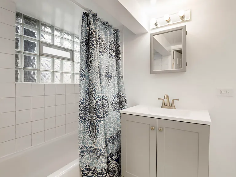 4340 N Oakley Ave #CH — Photo 26