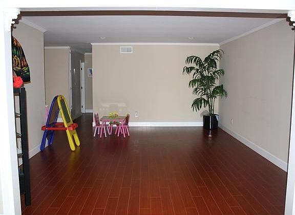 3rd image of 1128 Twining Ave