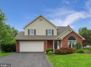 13 Jenich Dr, Reinholds, PA 17569