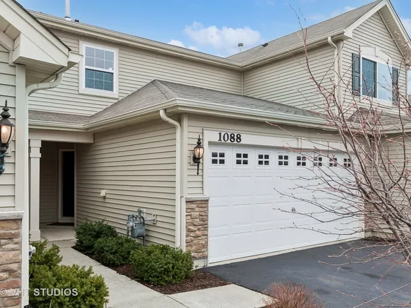 1088 Turin Dr, Hampshire, IL 60140