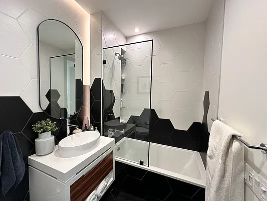 Rented by The KCI Group | media 10