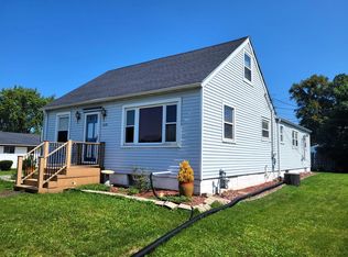 4270 S 91st Pl, Greenfield, WI 53228