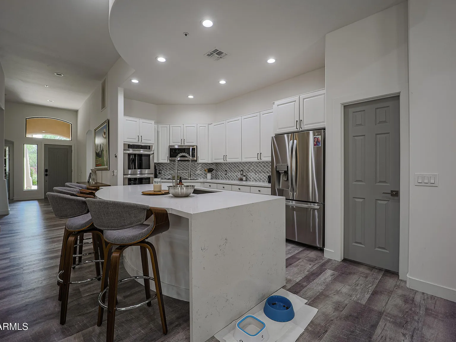 2 bed, 2.5 bath, 2244 sqft, $5,950 — Photo 4