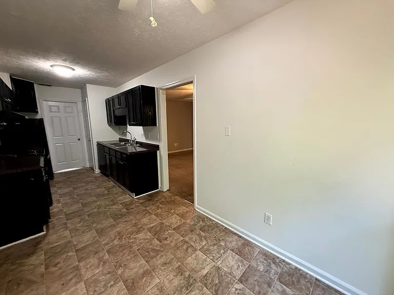 5481 Landview Pl — Photo 12