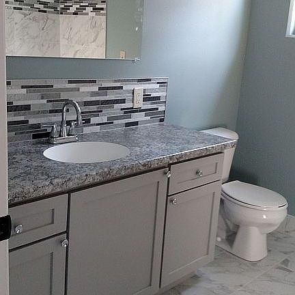 4th image of 606 E 8th St