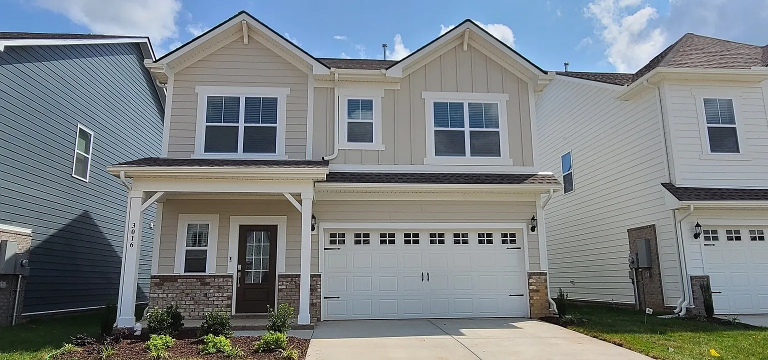 4 bed, 2.5 bath, 1828 sqft, $2,200 — Photo 1