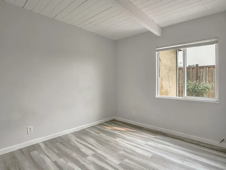 27 Carnegie Dr — Photo 14