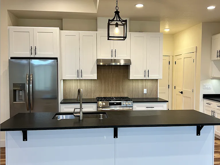 1702 E Metler Ln — Photo 10