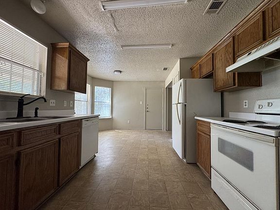 5th image of 2902 Bluejay Dr