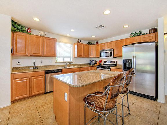 5th image of 2709 E Leiber Ln