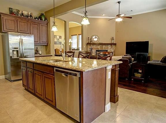 5th image of 16195 Mapleshade Dr