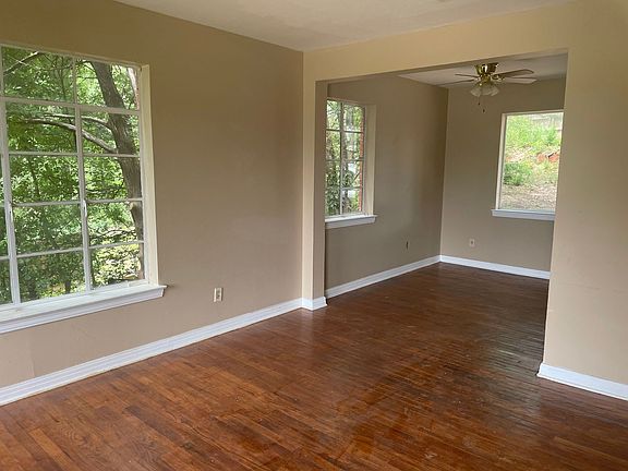 3rd image of 165-167 Hubbard Dr #165