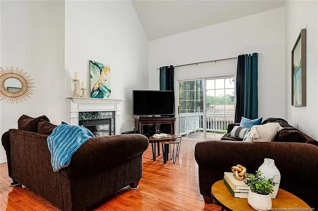 4 bed, 2180 sqft, $2,550 — Photo 3