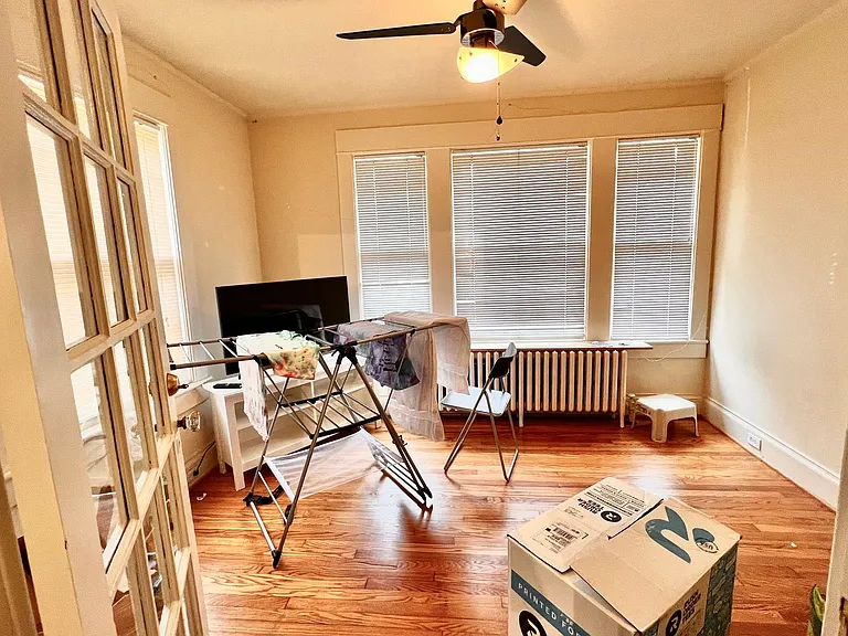 1901 Jefferson Park Ave — Photo 5