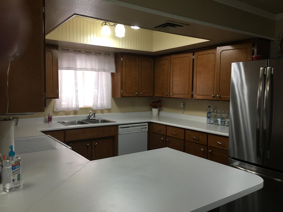 2nd image of 2034 N Lindsay Rd