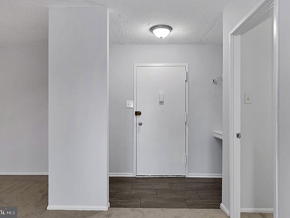 3rd image of 201 Yoakum Pkwy APT 52