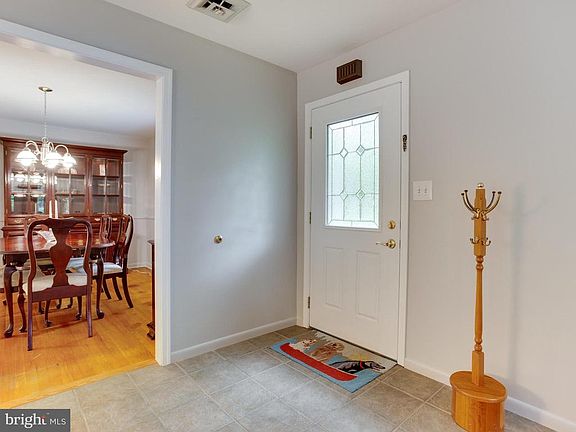 2nd image of 457 Lynwood Ct