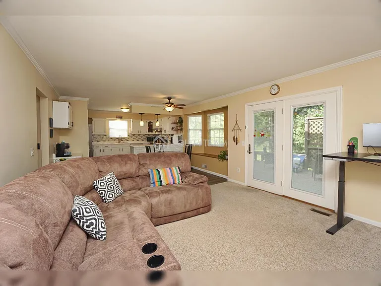 6275 Hummingbird Dr — Photo 12