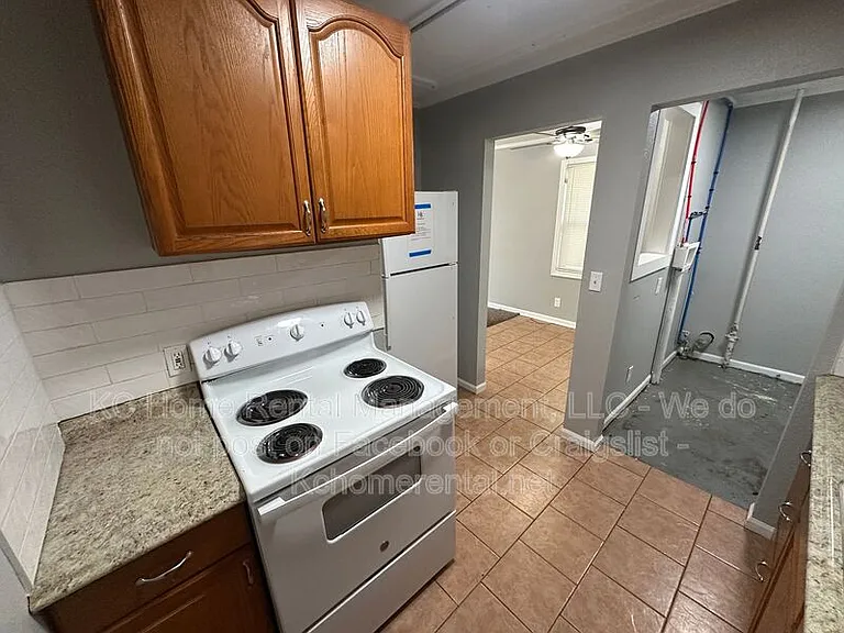 8025 Park Ave — Photo 7