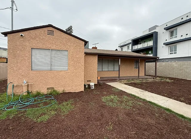6323 Clybourn Ave — Photo 13