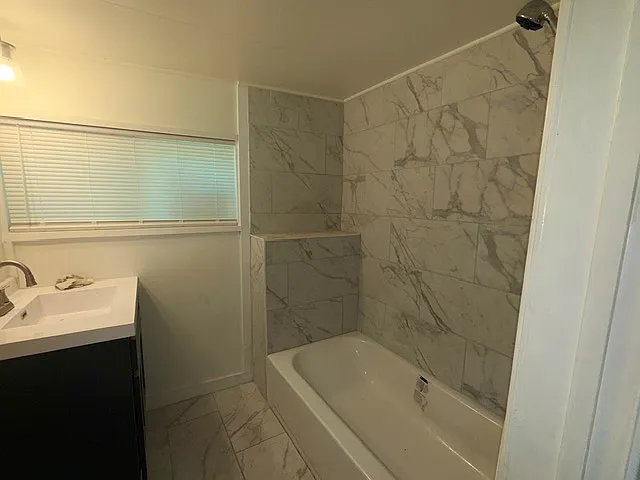 2328 W Sherman St — Photo 12