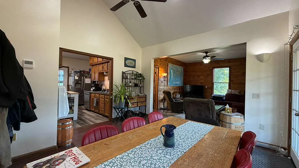 4 bed, 1700 sqft, $1,700 — Photo 1