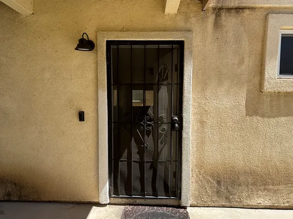 216 N Spruce Ave APT B, Rialto, CA 92376