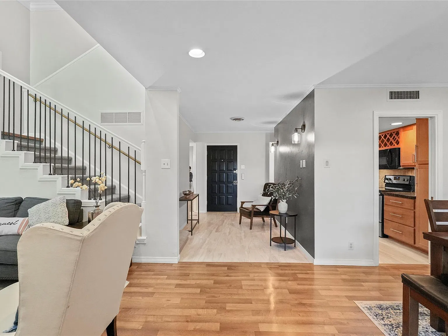3 bed, 1514 sqft, $2,600 — Photo 4
