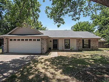 1114 Dove Hollow Rd — Photo 3
