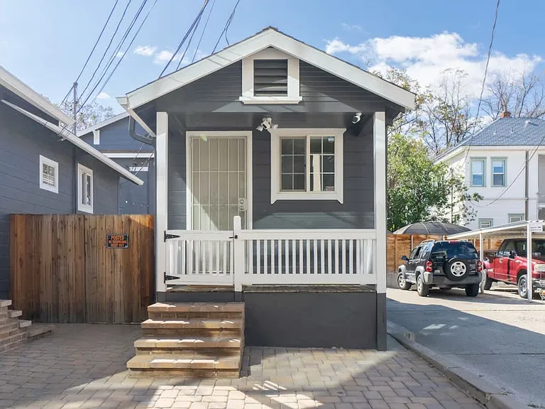 Bell St — Photo 13