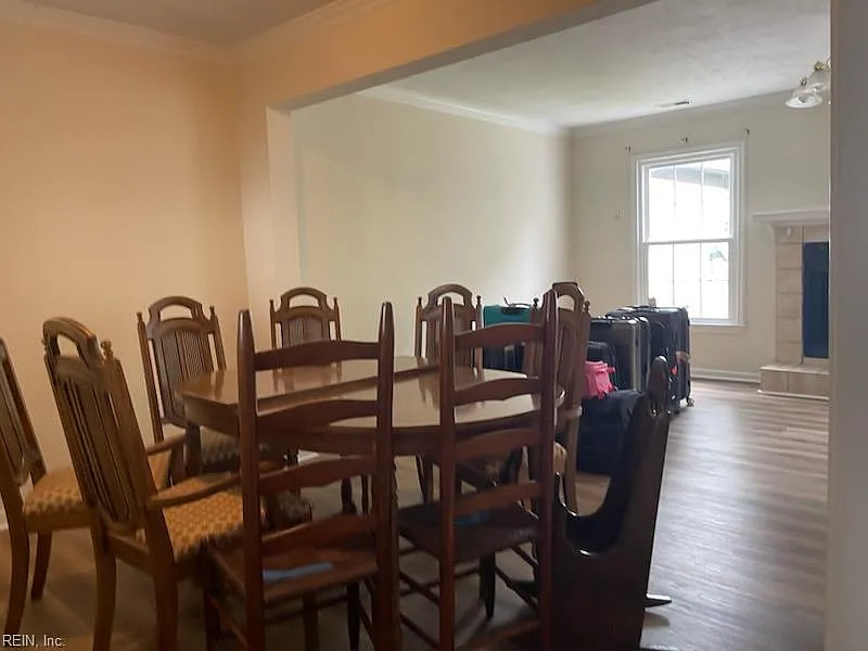 3 bed, 2.5 bath, 1450 sqft, $2,195 — Photo 3