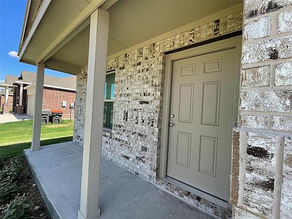 4th image of 1709 Helmoken Falls Dr
