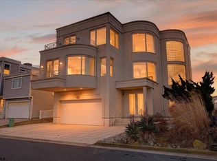 9 Point Dr, Longport, NJ 08403