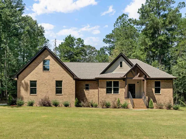 435 Eagle Pointe Dr, Pell City, AL 35128
