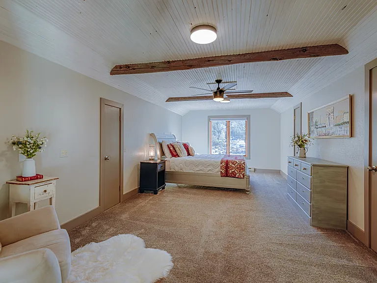 525 Park Ln — Photo 15