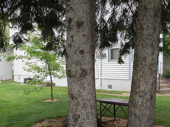 Sitting Area/Side Yard