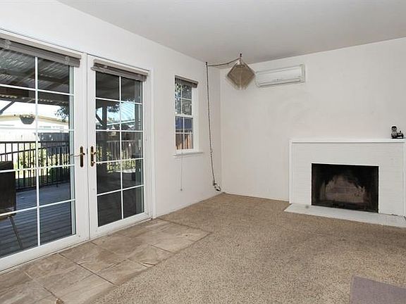 3rd image of 2775 Bristol Dr