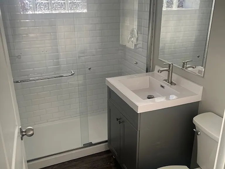 41 E Blecke Ave — Photo 2