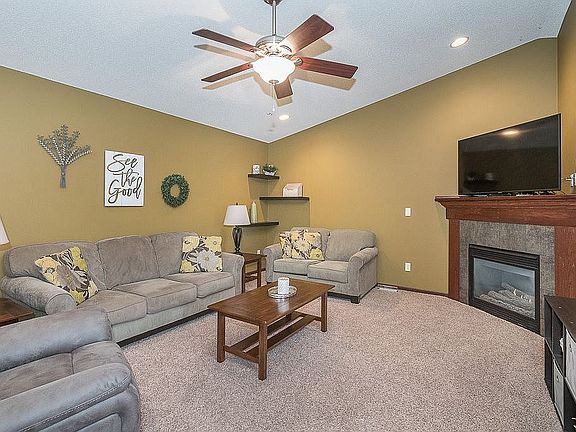 5th image of 1420 Easton Ln