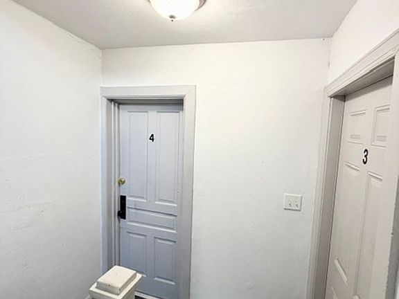 2nd image of 232 E King St APT 4