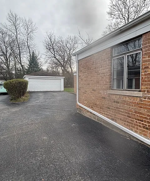 2223 Hawthorne Rd — Photo 5