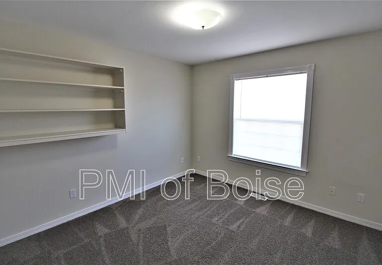 716 Kimberly Ct — Photo 10