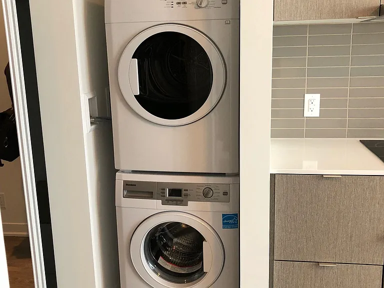 100 Harbour St #3911 — Photo 4