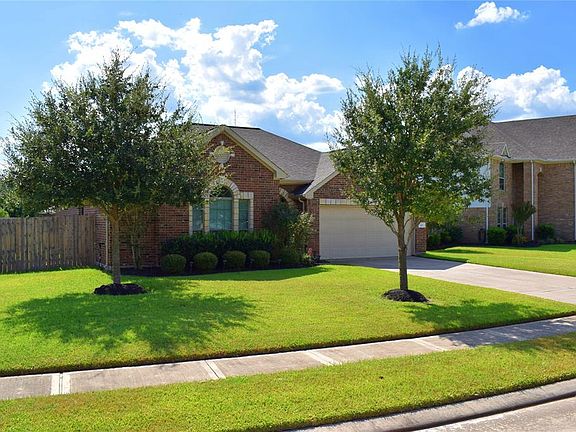 2nd image of 122 Long Canyon Ln