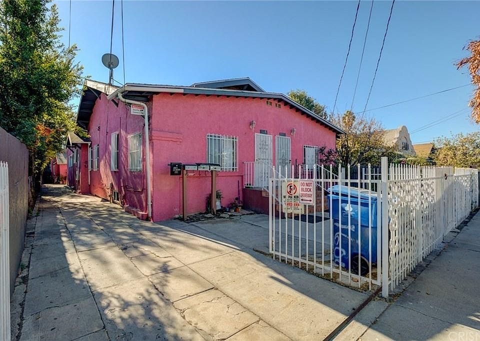 1st image of 1600 W 37th St