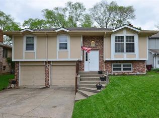 211 S Commercial Ave, Smithville, MO 64089