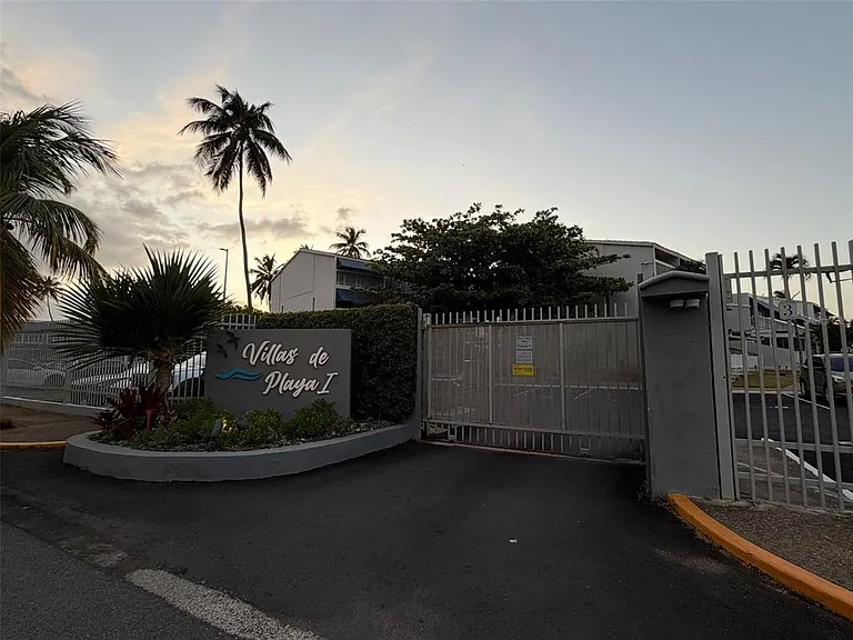 1 Villas De Plz #O5 — Photo 1