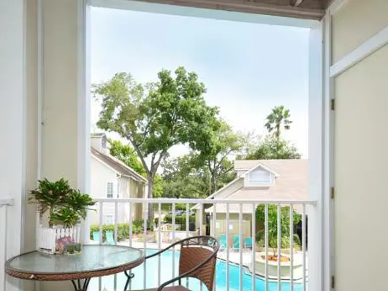 Lighthouse Bay Apartment Homes — Photo 6