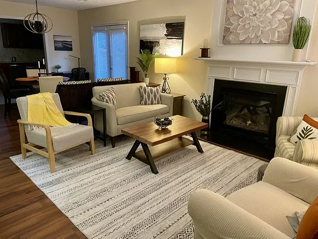2 bed, 1036 sqft, $1,795 — Photo 2